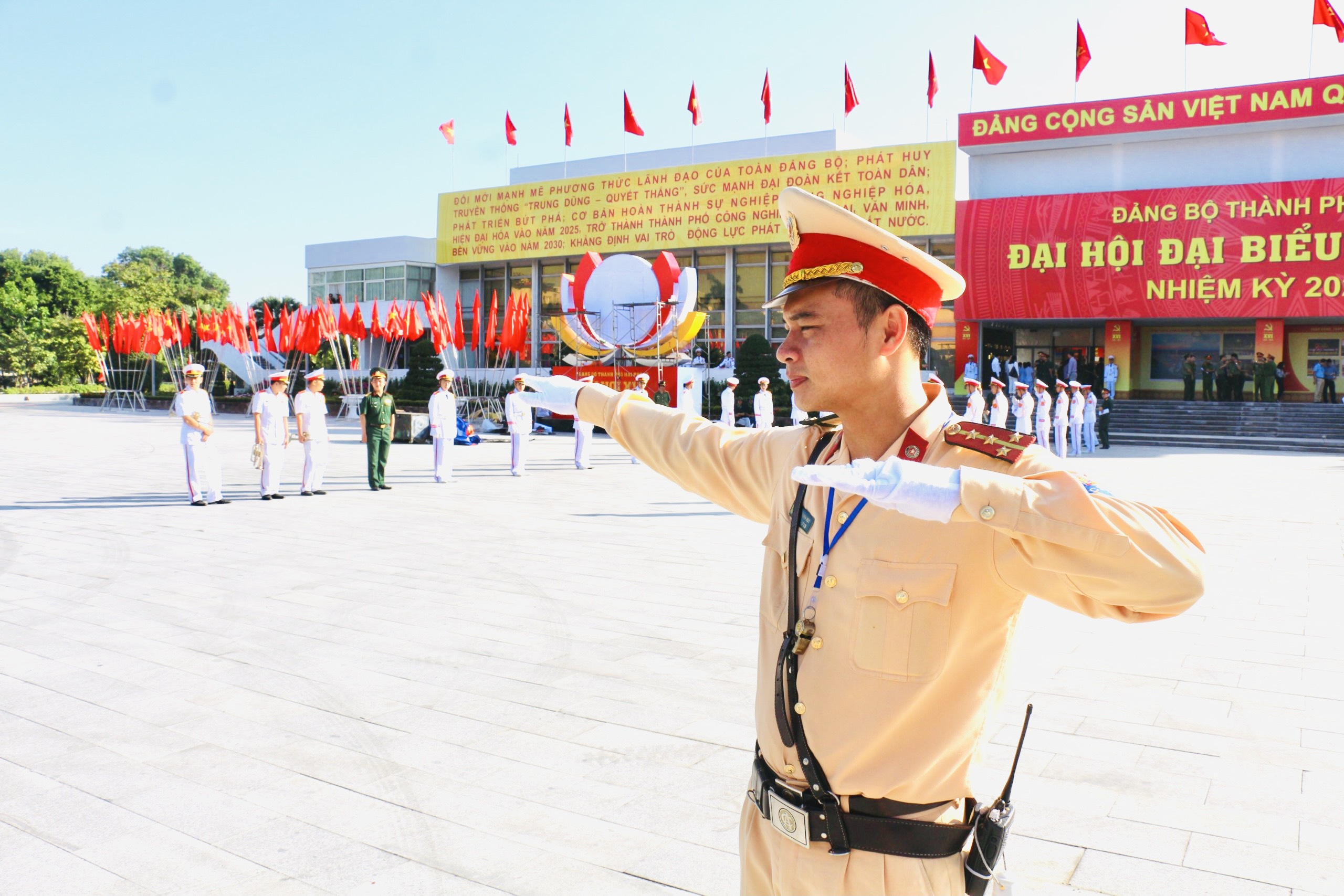 Bảo đảm tuyệt đối trật tự an toàn giao thông phục vụ Đại hội Đảng bộ thành phố lần thứ XVI
